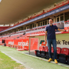 El segon entrenador del Nàstic, Iván Moreno, a la gespa del Nou Estadi Costa Daurada.