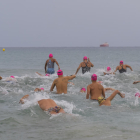 Els participants de la Travessia de les sis platges a l'inici de la competició.