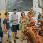 La cua està inspirada en l'obra d'Antoni Gaudí i de Lluís Domènech i Montaner.