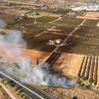 Imatge de l'incendi de vegetació a Reus.