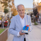 El doctor Cubells, a Tarragona, amb el Premi a l'Excel·lència mèdica.