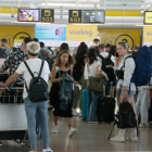 Un dels punts de facturació de la companyia Vueling a la T1 de l'aeroport del Prat.