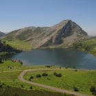 Imatge d'un dels llacs de Covadonga.