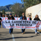 La manifestación de la plataforma ha reunido medio centenar de personas