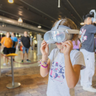 Imatge d'una nena a la Tronada en realitat virtual.