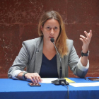 La portaveu del grup municipal d'ERC, Maria Roig, en la roda de premsa sobre el ple de divendres.