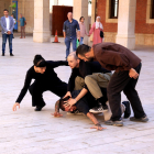 La tinent d'alcalde i l'alcalde de Tortosa, Mar Lleixà i Jordi Jordan, i el coreògraf Roberto Olivan mirant els ballarins de The Concept.