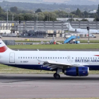 Un avión de British Airways, la aerolínea en la que trabajaba el piloto despedido por consumir cocaína, este verano en Londres.