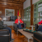 Imatge de la reunió celebrada ahir a la Diputació de Tarragona entre Rubén Viñuales, Noemí Llauradó i Sandra Guaita.
