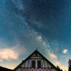 Vista del cel nocturn a l'entorn del Refugi de Comes de Rubió, a Soriguera (Pallars Sobirà).