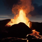 Imatge del volcà Fagradalsfjall en plena erupció el 18 de maig de 2021.