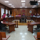 El magistrado, fiscal y letrados defensores al inicio del juicio del concurso de acreedores de la empresa Agrofruit que se celebra en la Audiencia de Tarragona.