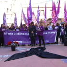 Imagen de la concentración de los sindicatos con motivo del 25-N, este viernes en Tarragona.