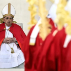 El papa Francisco, hoy durante el Domingo de Ramos en San Pedro del Vaticano.