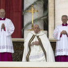 El papa Francisco durant la missa, a la plaça de Sant Pere de El Vaticà.