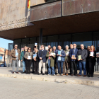 Una vintena d'autors locals a la subdelegació del govern espanyol a Tarragona.