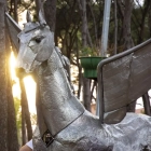 El Cavall Alat, creat per l’escultor i artesà del ferro local Antoni Mascompleix.