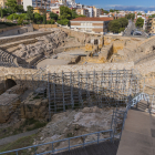 Imatge d’arxiu d’una actuació per subjectar un dels murs de l’Amfiteatre.