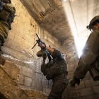 Imagen de tres soldados israelíes en Gaza