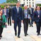 El president del govern espanyol, Pedro Sánchez, amb el cap de la diplomàtica europea, Josep Borrell, a Lucerna