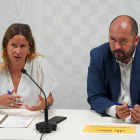 Els portaveus del Grup Municipal d’ERC Maria Roig i Xavi Puig durant el balanç del primer any de mandat del govern de Viñuales