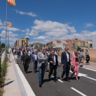 Imatge de la inauguració del nou tram d'Avinguda amb l'alcalde, Joan Maria Sardà, al capdavant.