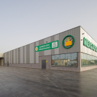 El nou supermercat de Deltebre ha suposat una inversió de 10 milions d'euros.
