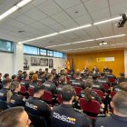 Imatge de l'acte de benvinguda al cos de Policia Nacional amb Santiago Castellà.