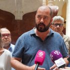 Xavi Puig, portaveu adjunt del grup Municipal d'ERC a l'Ajuntament de Tarragona atenent als mitjans de comunicació.