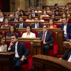 Salvador Illa, assegut al ple abans de l'inici del debat d'investidura.