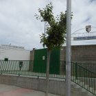 Imatge de l'entrada al camp de futbol municipal de Campclar