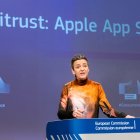 La vicepresidenta executiva de la Comissió Europea, Margrethe Vestager, durant la roda de premsa en què ha anunciat la primera multa de la UE a Apple.