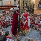 Milers de persones van omplir ahir les escales de la Catedral i les places i carrers de la Part Alta per gaudir de la Baixadeta de l’Aligueta, que donava el tret de sortida a la festa major dels més petits.