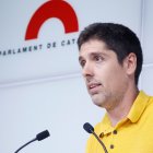 Imatge del portaveu dels Comuns, David Cid, al Parlament de Catalunya.