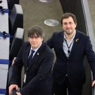 Els eurodiputats Carles Puigdemont i Toni Comín al seu escó al Parlament Europeu a Estrasburg, el 13 de gener del 2020.