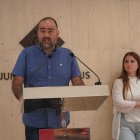 Imatge del regidor de Salut i Esports de l’Ajuntament de Reus, Enrique Martín, durant la presentació de les Jornades per a la Prevenció del Suïcidi