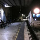 El tren Avant, a la seva arribada a l'estació de Tortosa aquest dimarts a la matinada.