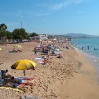 Imatge d'arxiu de la platja de l'Estació de Badalona.