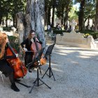 El dia 1, els visitants seran rebuts per la música d’un duet de violoncels.