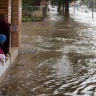 Aspecto de la Avenida Casalduch de Castellón de la Plana anegada por las aguas, este jueves.