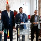 L'alcalde de Tarragona, Rubén Viñuales, compareix amb el regidor de Junts, Jordi Sendra, per anunciar un acord de pressupostos.