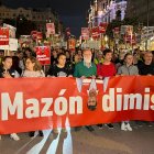 Capçalera de la manifestació a València que demana la dimissió del president valencià, Carlos Mazón