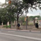 Usuari de La Ganxeta pel carril bici de la carretera d’Alcolea del Pinar.