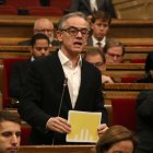 El líder del grup d'ERC, Josep Maria Jové, al ple del Parlament.