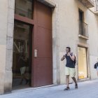 Façana de l’exterior d’un apartament turístic del carrer de la Nau de Tarragona.