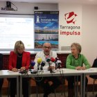 Els representants d'algunes de les institucions i entitats de Tarragona que han signat el Pacte d'Economia Blava.