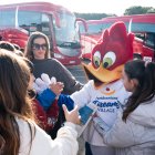 Imatge de l’arribada dels alumnes valencians ahir al complex d’oci PortAventura.