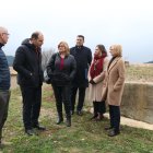 El conseller de presidència, Albert Dalmau, durant la visita a la Vilella Baixa i l'actual dipòsit del poble