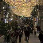 Fotografia d’arxiu del carrer de Llovera de Reus durant la campanya de Nadal 2024-2025.