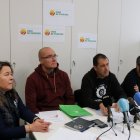 Responsables d'Unió de Pagesos de les Terres de l'Ebre i del sector de l'oli nacional a la seu del sindicat agrari a Tortosa.